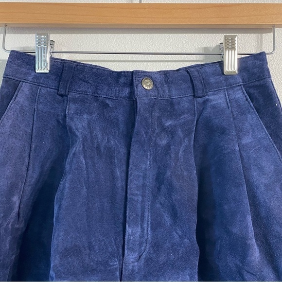 VTG 100% Leather(Suede) Navy Winter Shorts, size 4 - Picture 4 of 7
